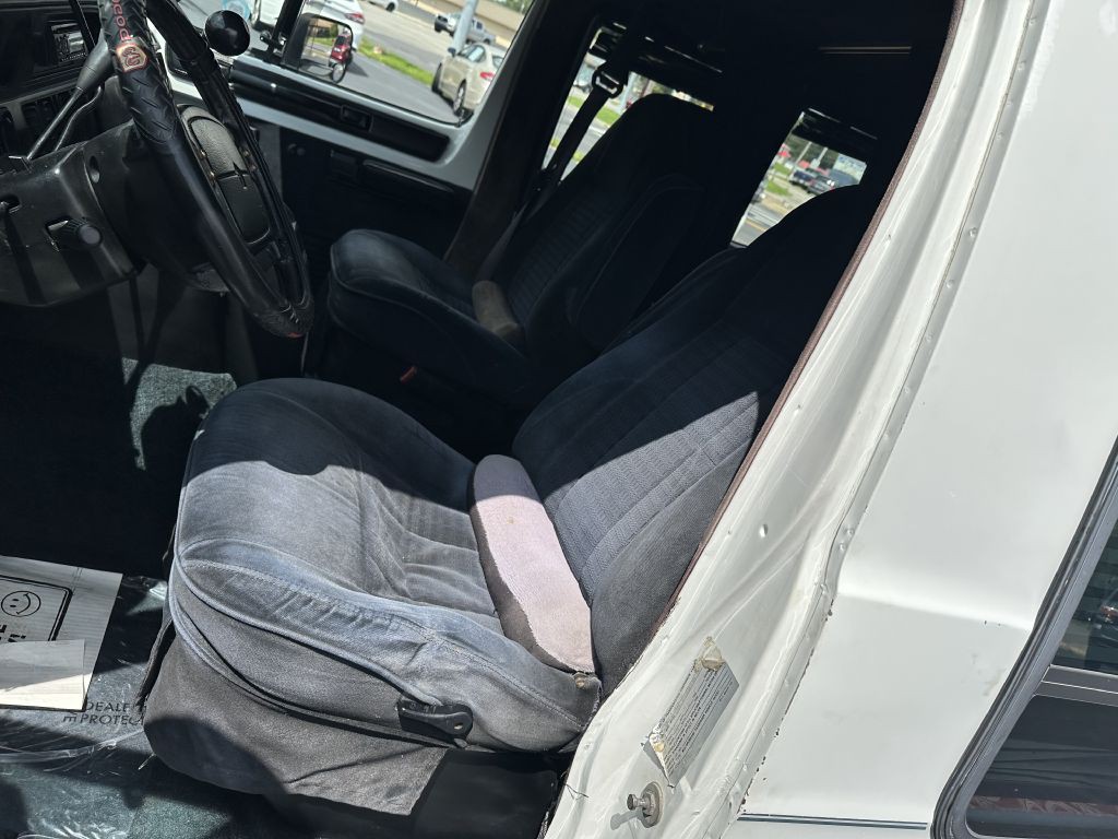 1996 Dodge Ram Van Image 11