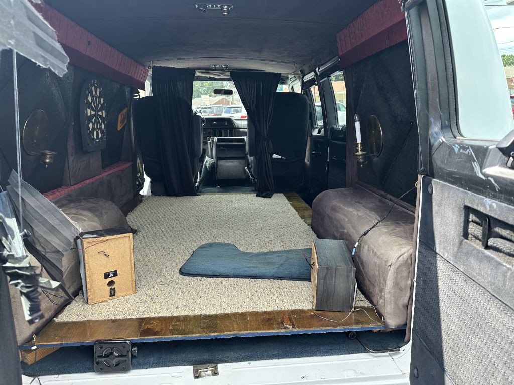 1996 Dodge Ram Van Image 12