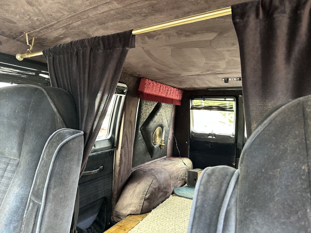 1996 Dodge Ram Van Image 16