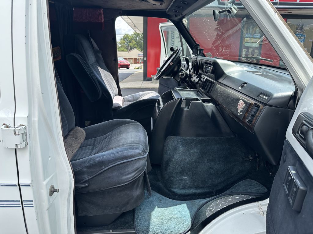 1996 Dodge Ram Van Image 22