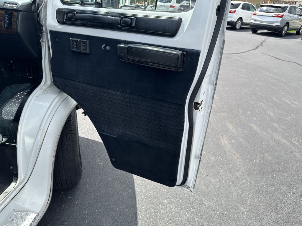1996 Dodge Ram Van Image 23