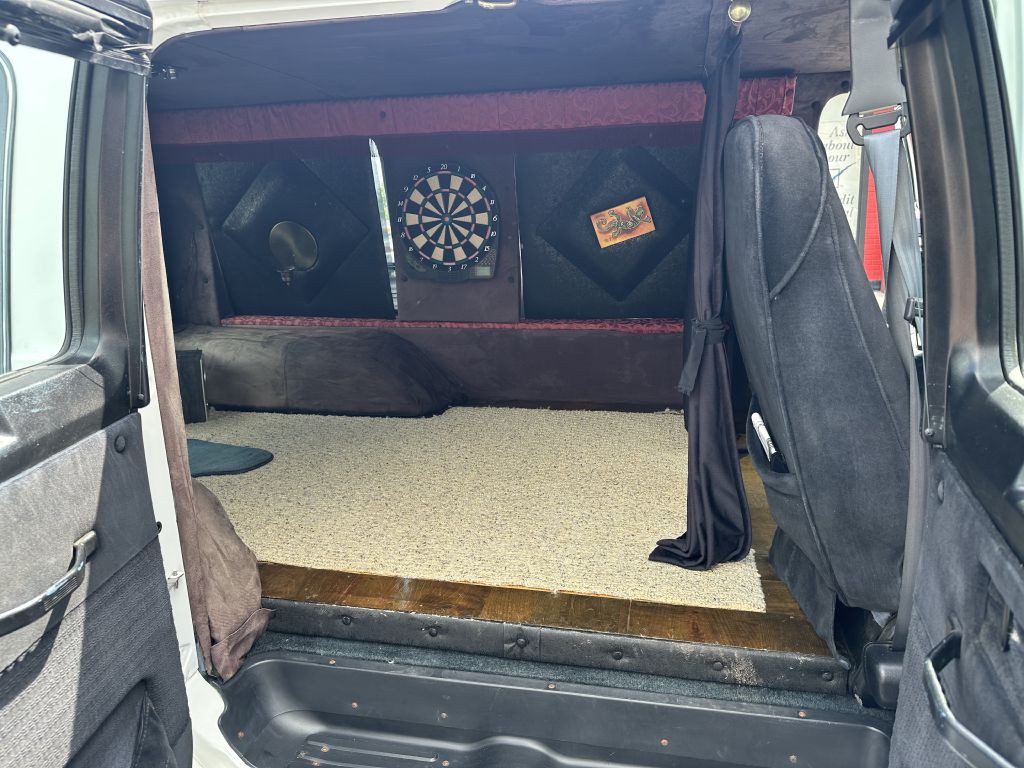 1996 Dodge Ram Van Image 24