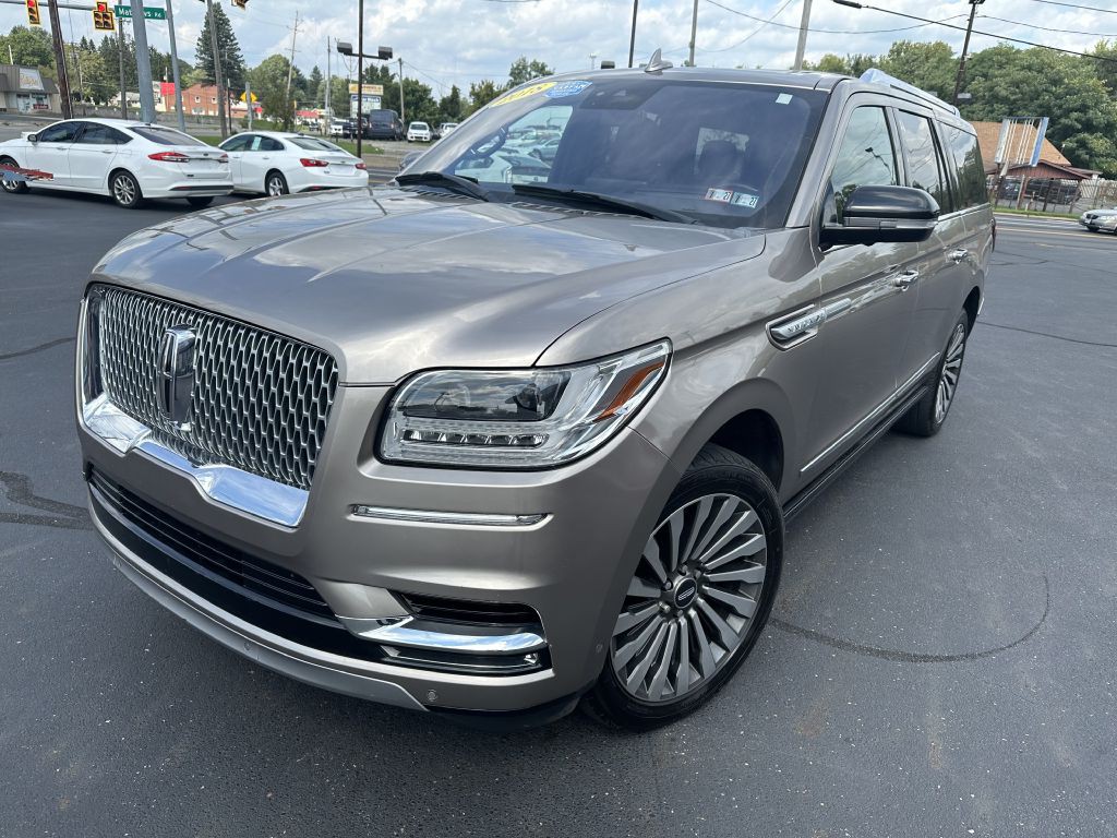 2018 Lincoln Navigator Image 2