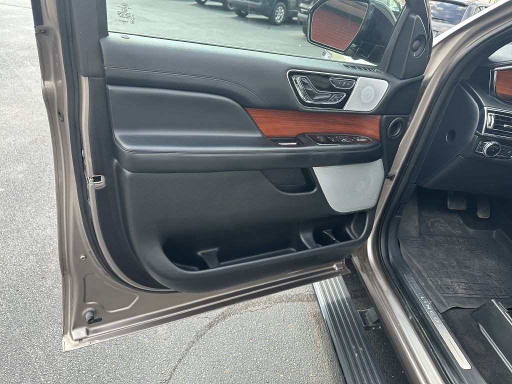 2018 Lincoln Navigator Image 24