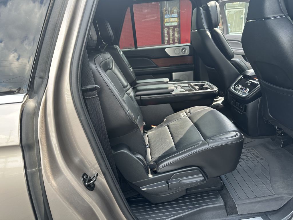 2018 Lincoln Navigator Image 30