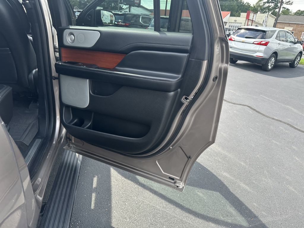 2018 Lincoln Navigator Image 33