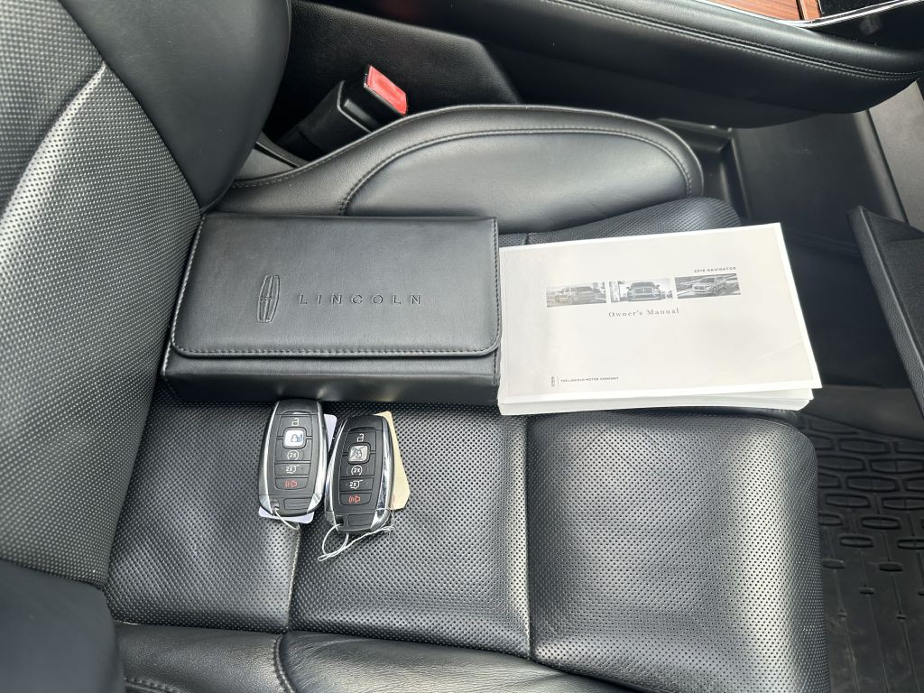 2018 Lincoln Navigator Image 34
