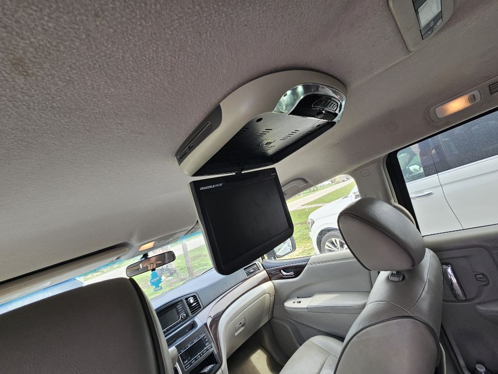 2015 Nissan Quest Image 5