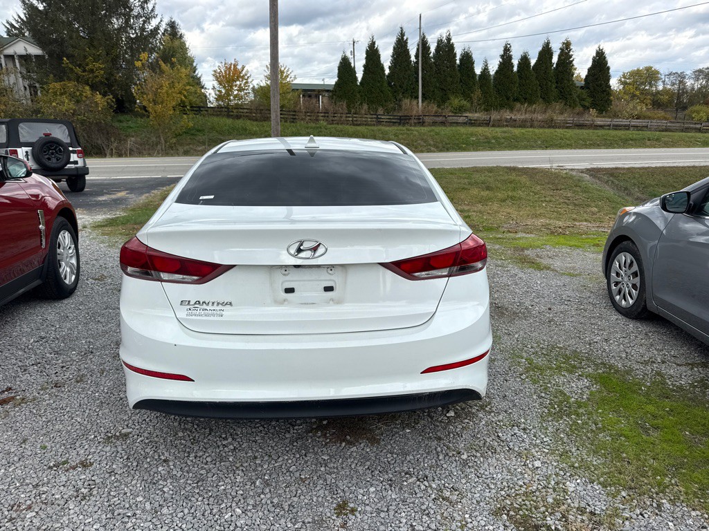 2018 Hyundai Elantra Image 5