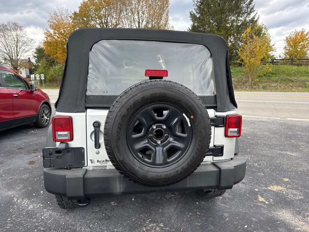 2010 Jeep Wrangler Unlimited Image 4