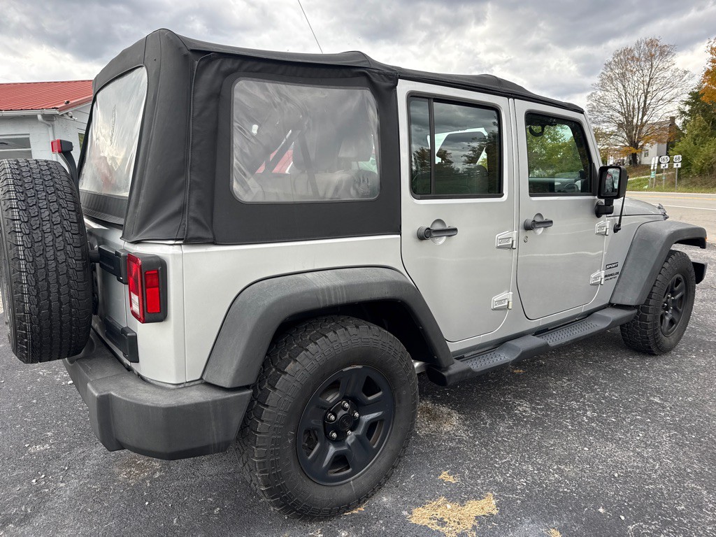 2010 Jeep Wrangler Unlimited Image 5
