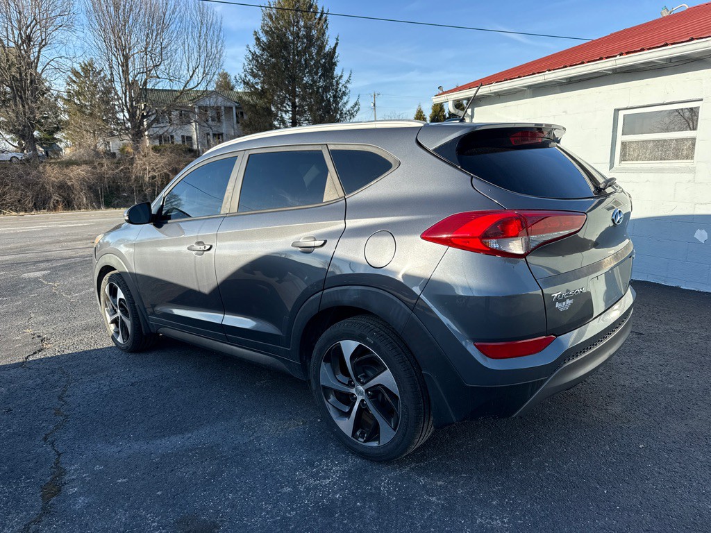 2016 Hyundai Tucson Image 2