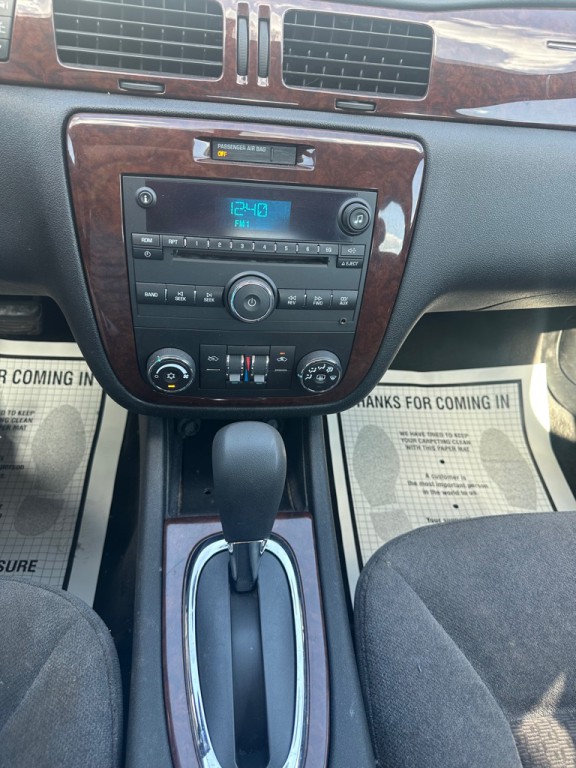 2010 Chevrolet Impala Image 12