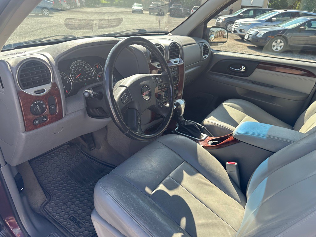 2006 GMC Envoy Image 9