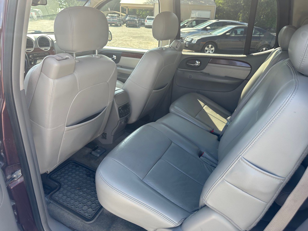 2006 GMC Envoy Image 10
