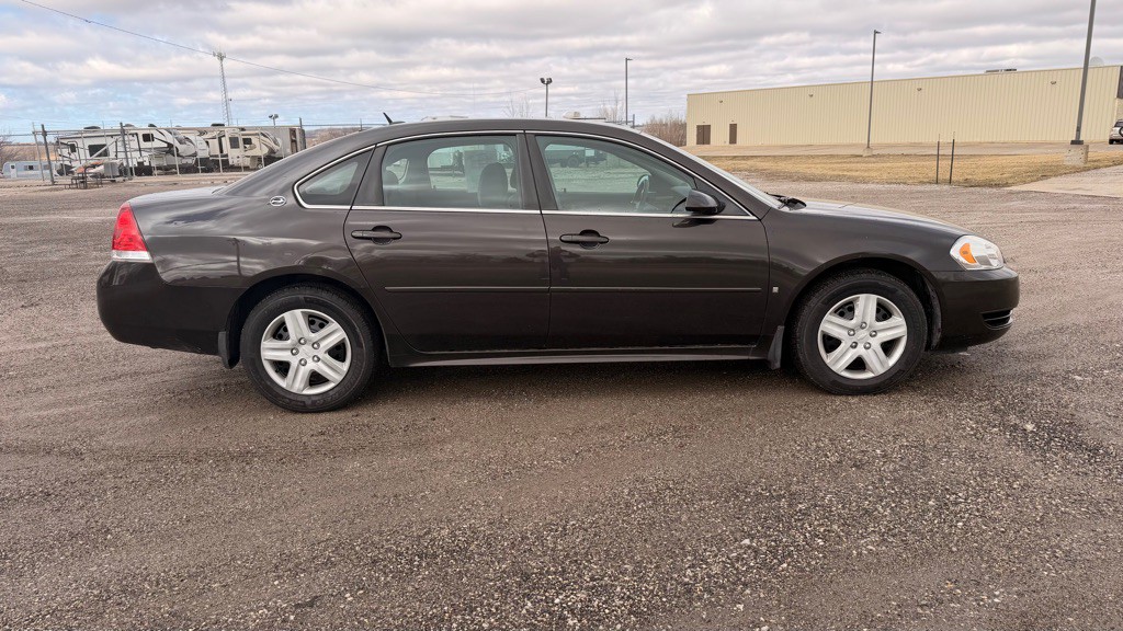 2009 Chevrolet Impala Image 2