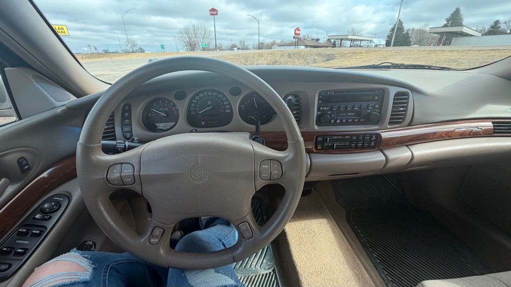 2002 Buick LeSabre Image 11