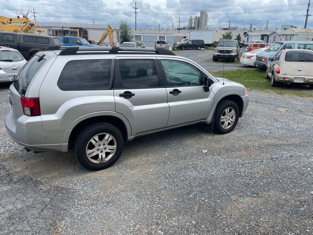 2008 Mitsubishi Endeavor Image 34