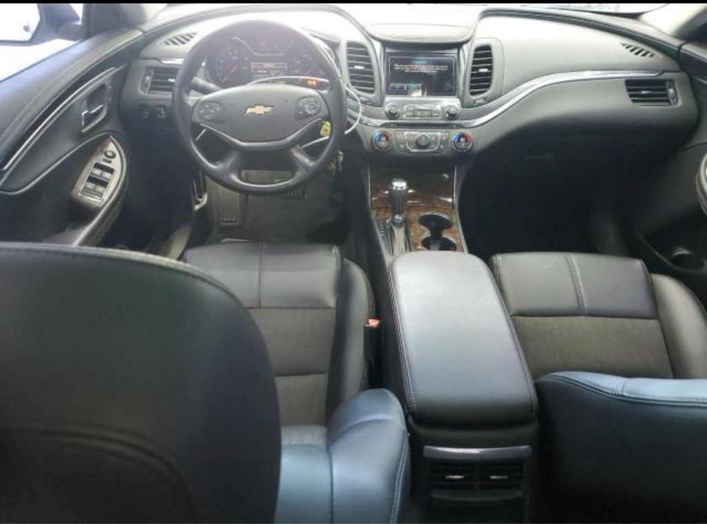 2015 Chevrolet Impala Image 2