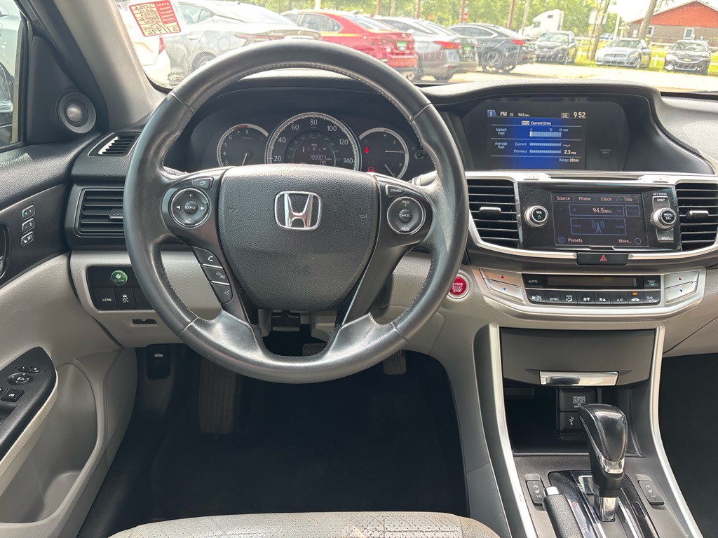 2015 Honda Accord Image 13