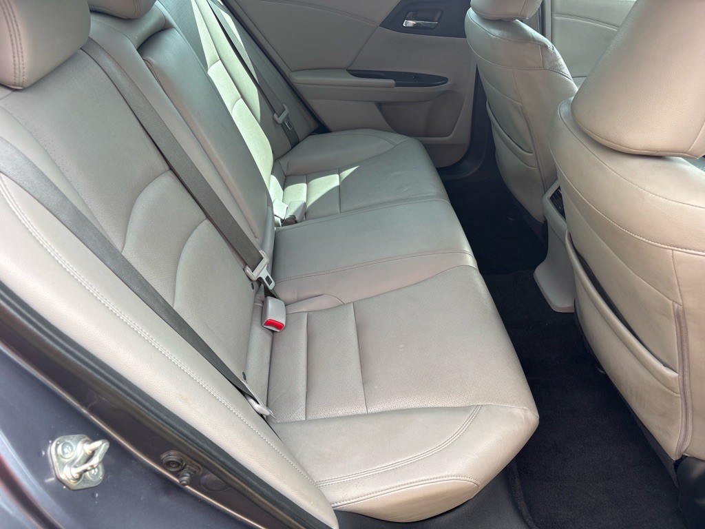 2015 Honda Accord Image 17