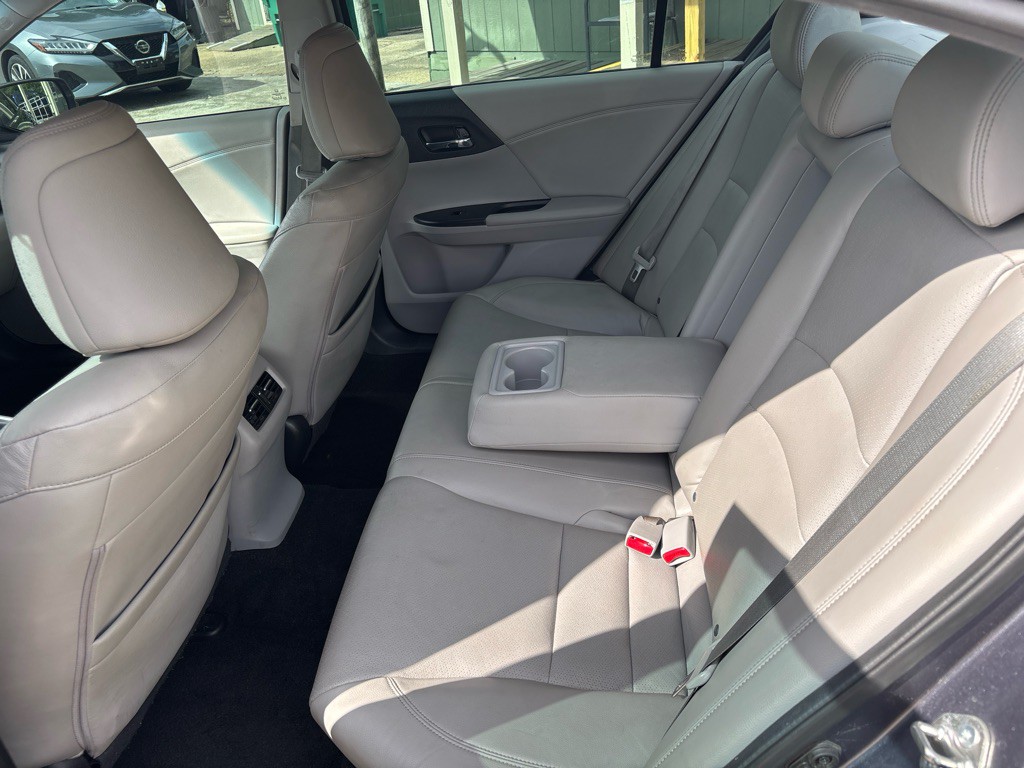 2015 Honda Accord Image 18