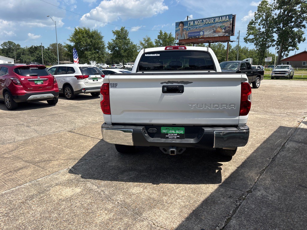 2016 Toyota Tundra Image 8