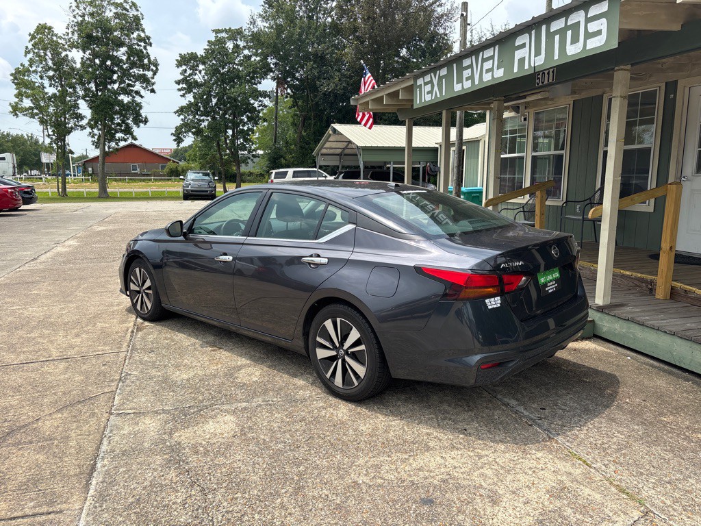 2021 Nissan Altima Image 3