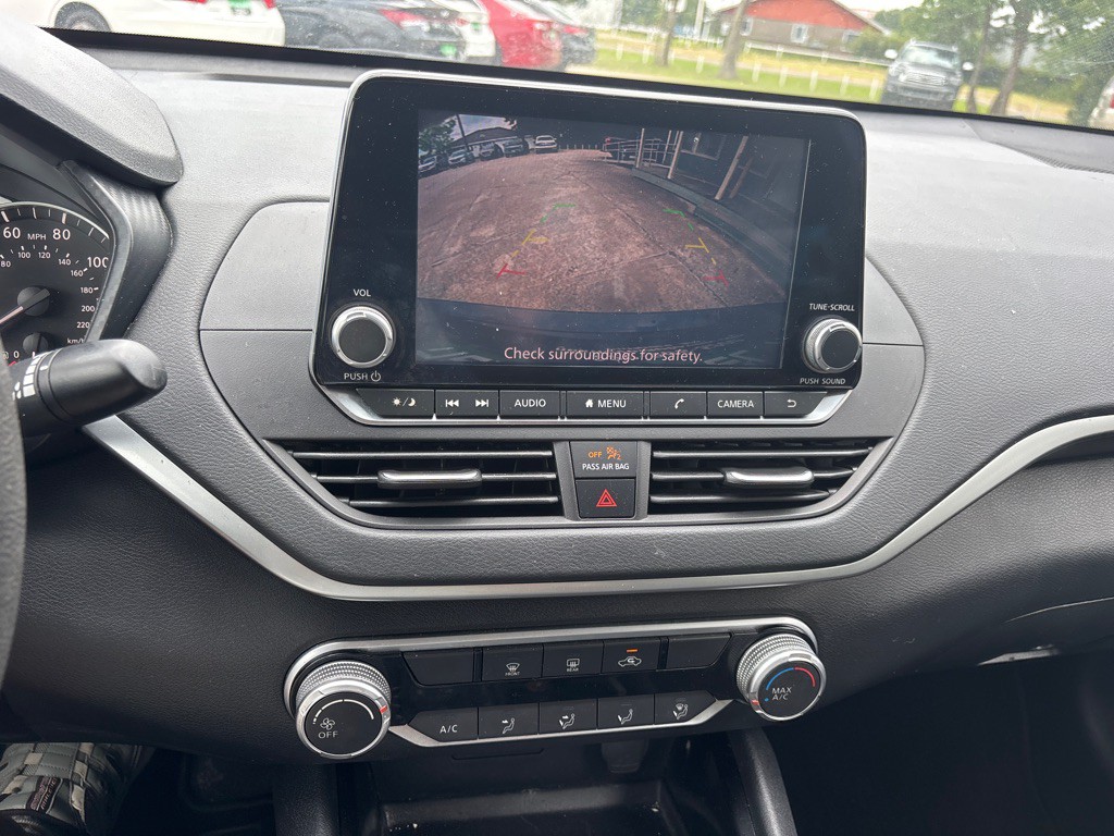 2021 Nissan Altima Image 13