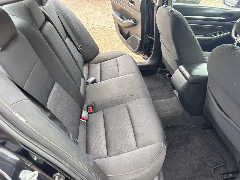 2021 Nissan Altima Image 18