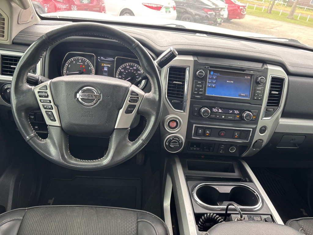 2017 Nissan Titan Image 15