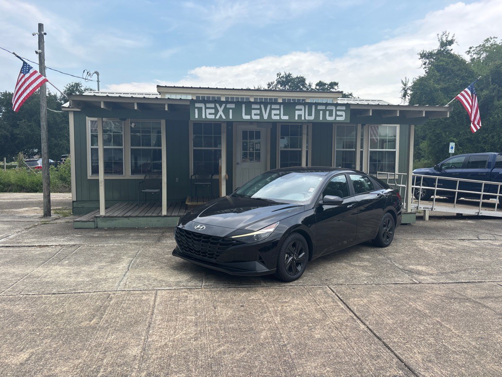 2023 Hyundai Elantra Image 1