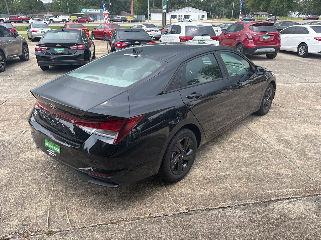 2023 Hyundai Elantra Image 7