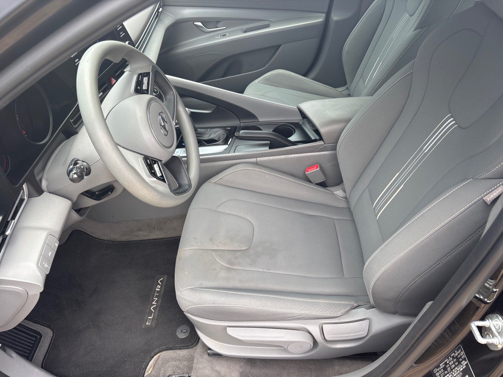 2023 Hyundai Elantra Image 11
