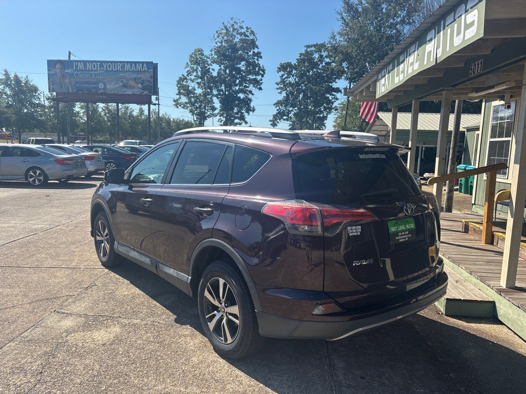 2017 Toyota Rav4 Image 3