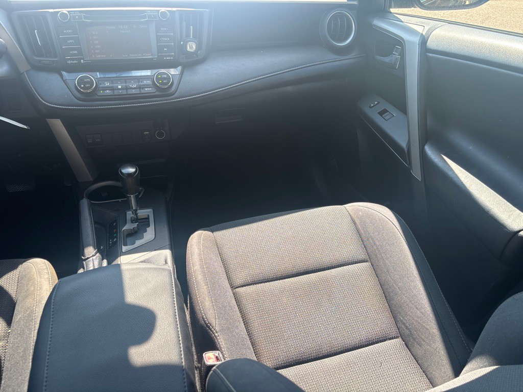 2017 Toyota Rav4 Image 18