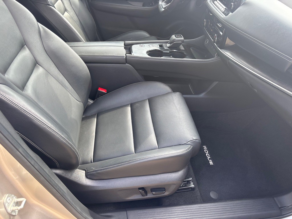 2021 Nissan Rogue Image 18