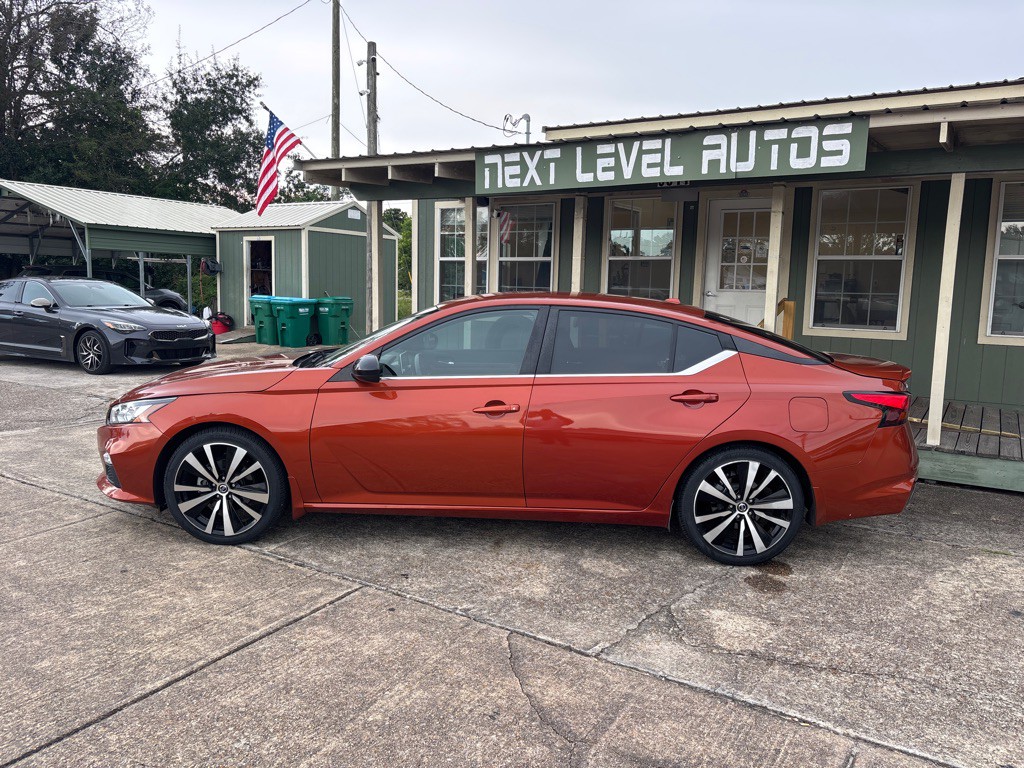 2021 Nissan Altima Image 2