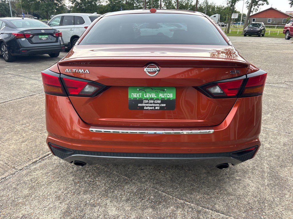 2021 Nissan Altima Image 8