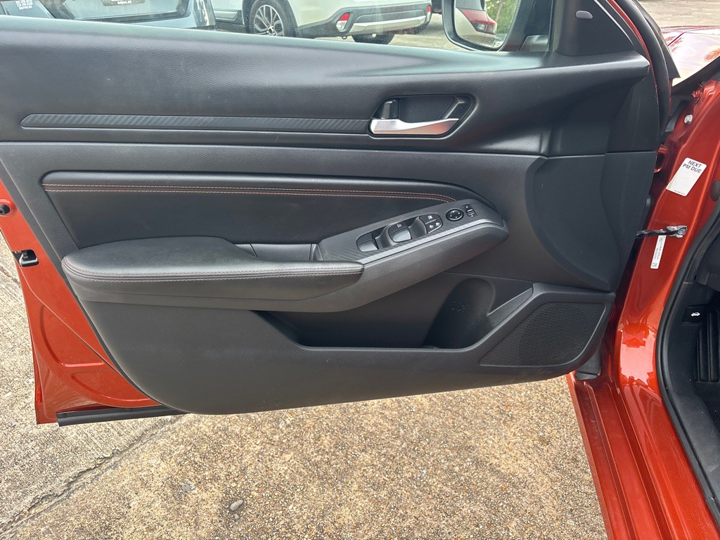 2021 Nissan Altima Image 10