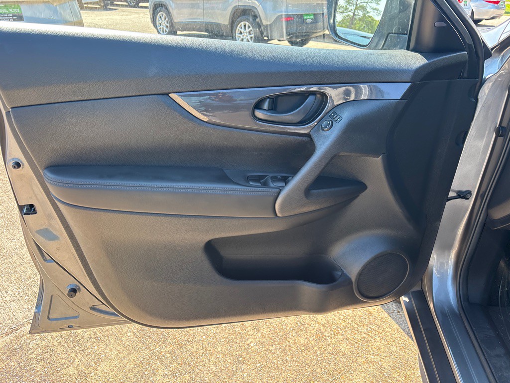 2019 Nissan Rogue Image 11