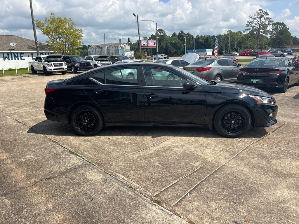 2021 Nissan Altima Image 6