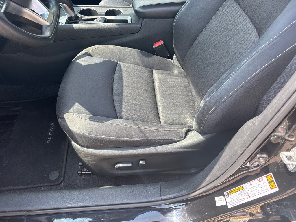 2021 Nissan Altima Image 11