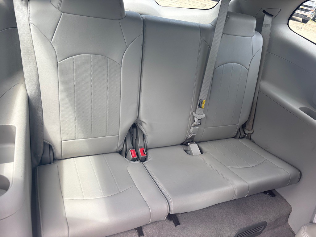 2015 Buick Enclave Image 22