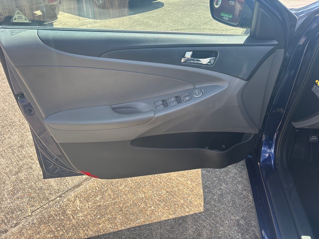 2012 Hyundai Sonata Image 10