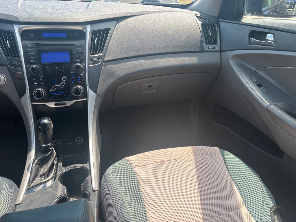 2012 Hyundai Sonata Image 16