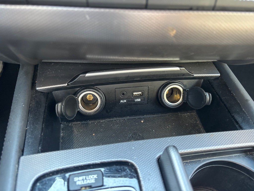 2017 Genesis G80 Image 13