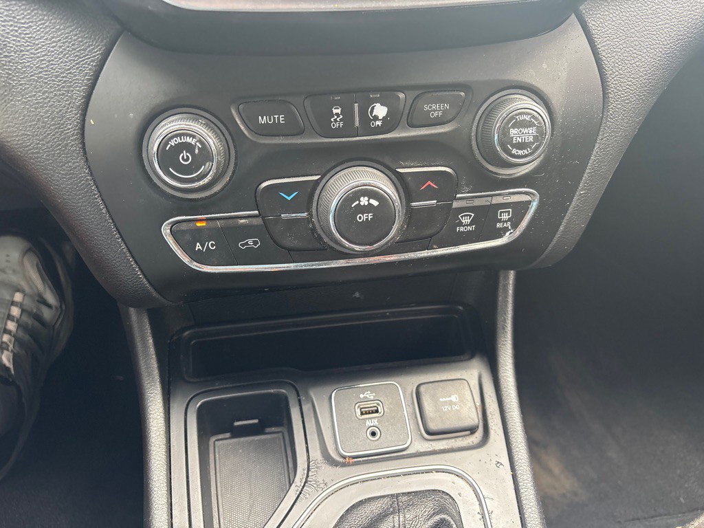 2019 Jeep Cherokee Image 15