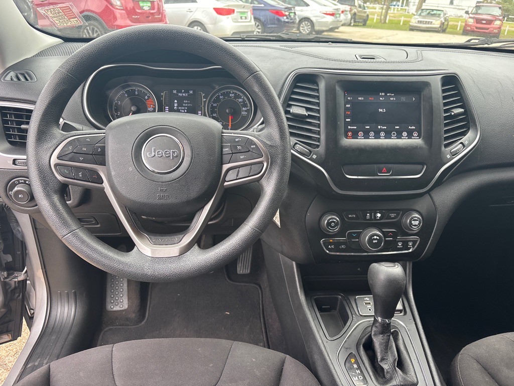 2019 Jeep Cherokee Image 16