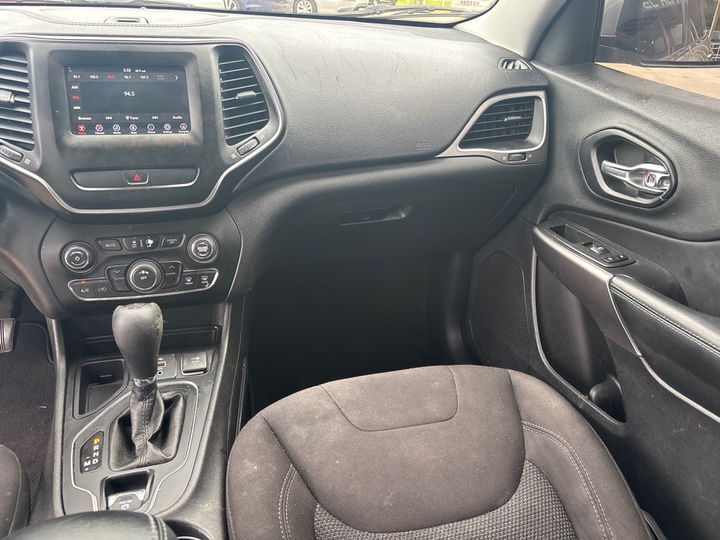 2019 Jeep Cherokee Image 17